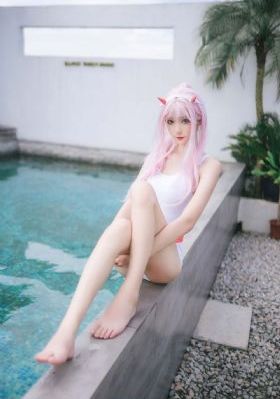 年轻的女教师在线播放_蓝光高清免费观看
